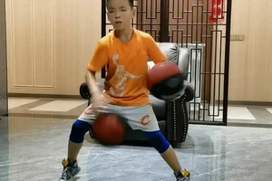 怎样用一个篮球练好控球？